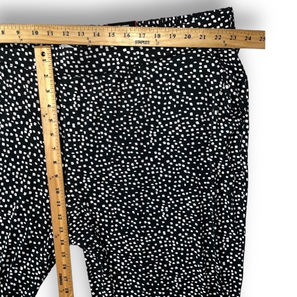 AVENUE Super Stretch Abstract Polka Dot Black White Pull On Ankle Pants 26 28 - Picture 5 of 8